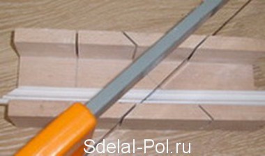 Строительное стусло для подрезки плинтуса Строительное стусло для подрезки плинтуса