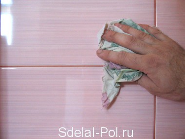 Убираем остатки клея Убираем остатки клея