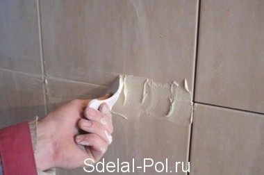 Нанесение затирки на швы Нанесение затирки на швы