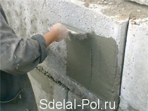 Нанесение гидроизоляции шпателем Нанесение гидроизоляции шпателем