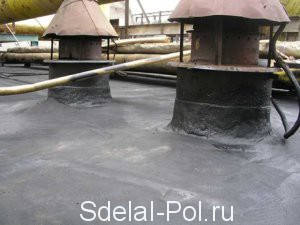 Обработка примыканий труб битумной мастикой Обработка примыканий труб битумной мастикой